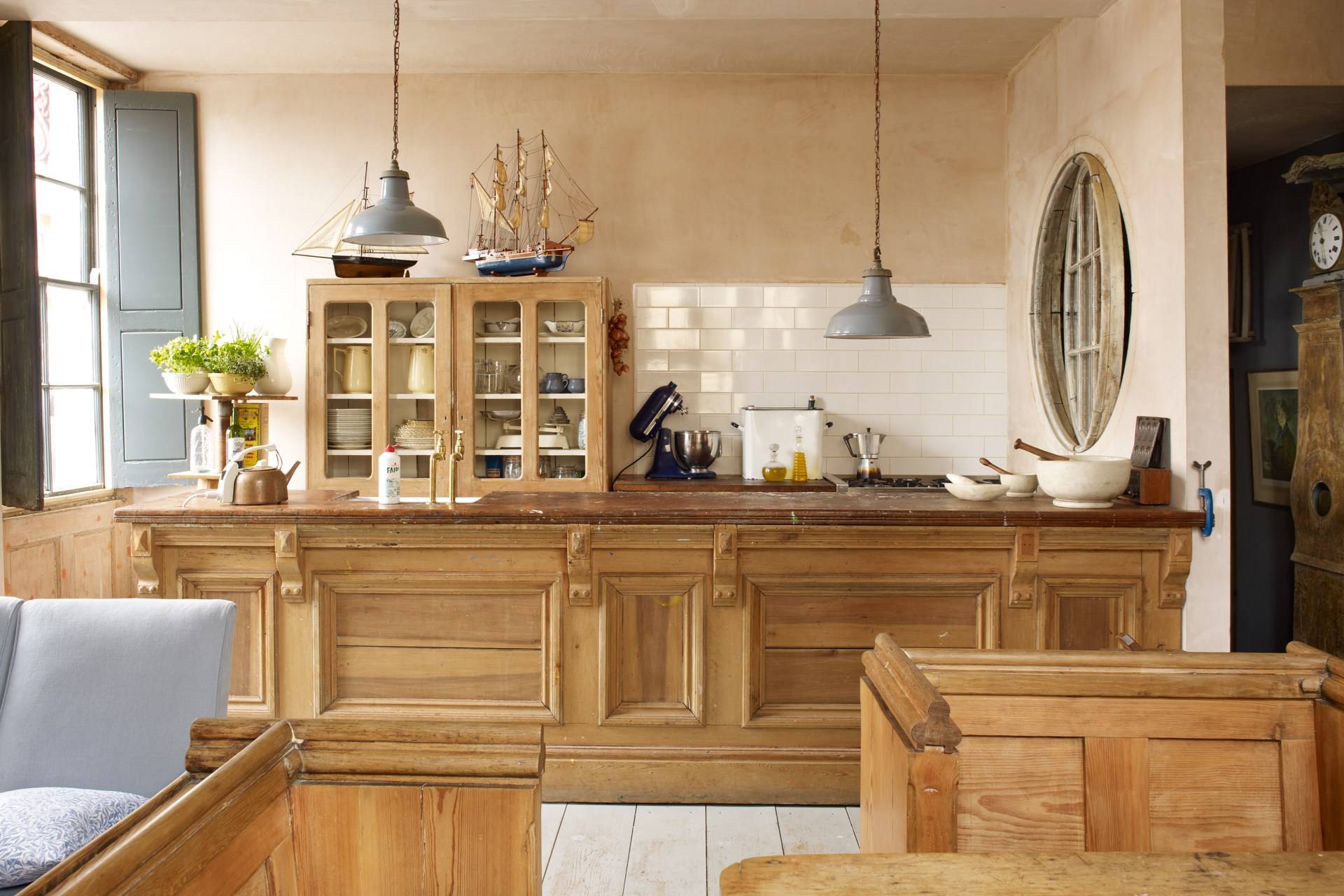 بازسازی آشپزخانه با متریل های چوبی